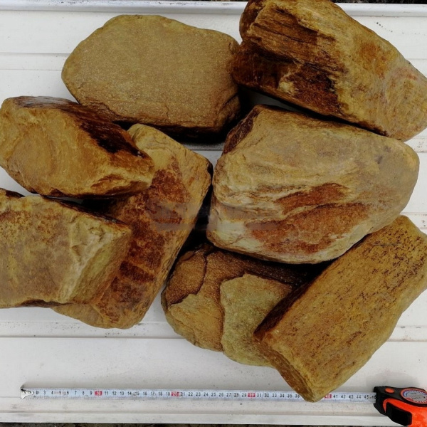 Валун златолит фр. 10-20 см