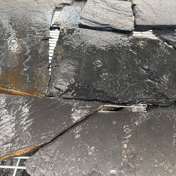 Плитняк сланец дикий графит черный (средний формат) толщ. 15-25 мм