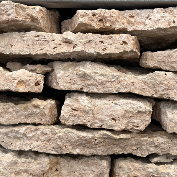 Камень для подпорной стенки "Медовый" толщ. 30-60 мм