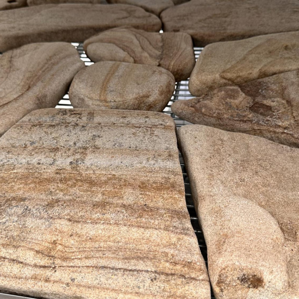 Плитняк галтованный луганский с разводами толщ. 30 мм