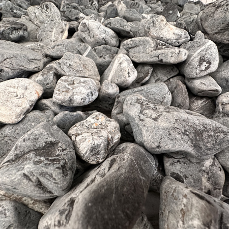 Галька речная черная фр. 40-70 мм