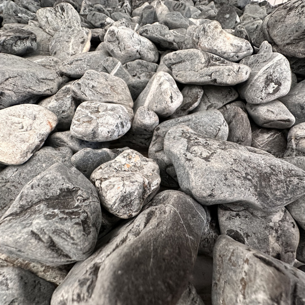 Галька речная черная фр. 20-40 мм