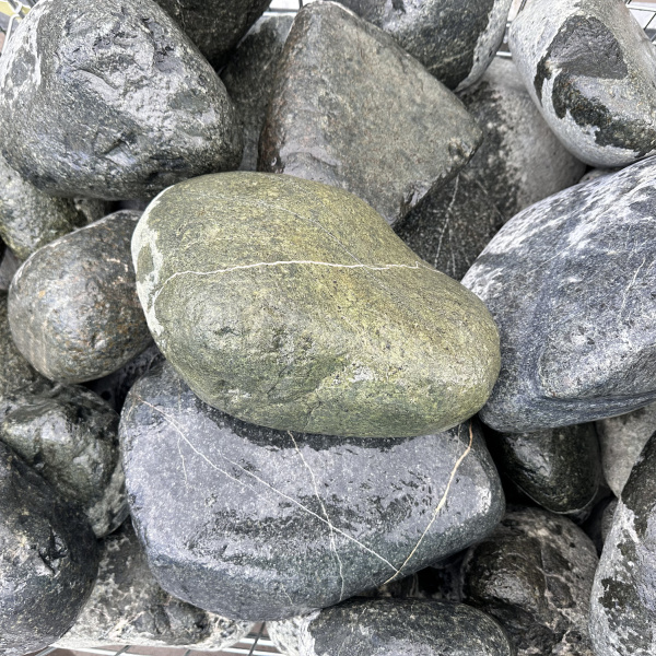 Валун змеевик кавказский фр. 20-40 см