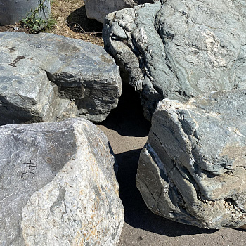 Валун диабаз фр. 40-70 см