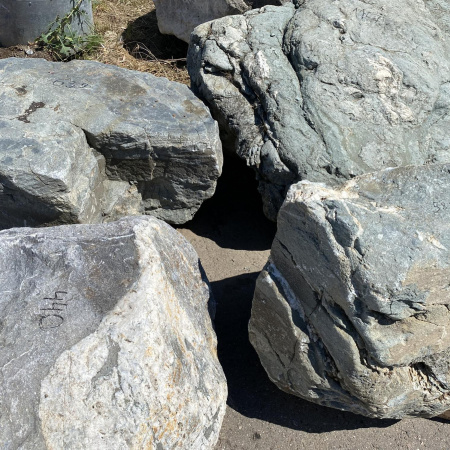 Валун диабаз фр. 40-70 см