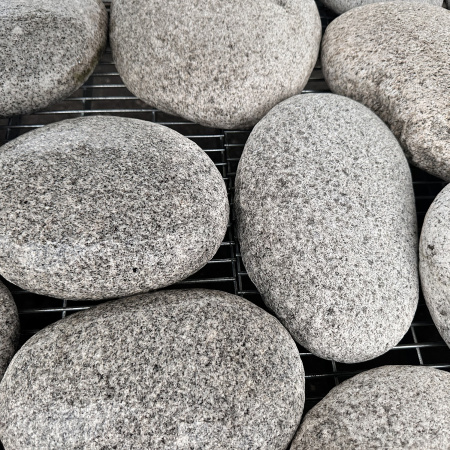 Галька речная плоская белая фр. 150-300 мм