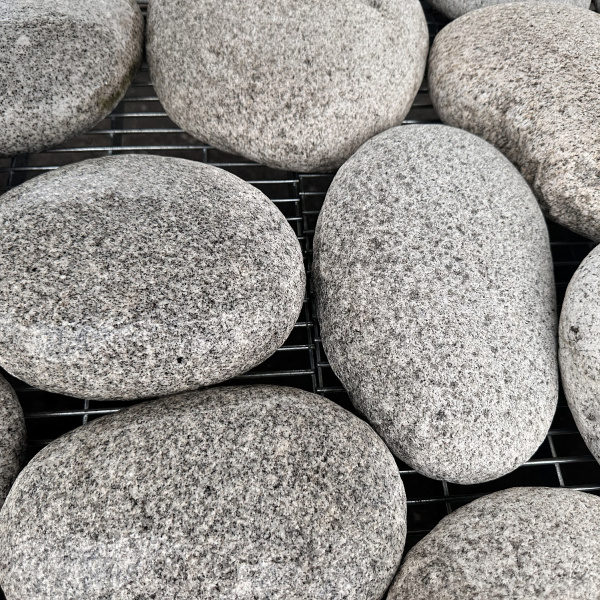 Галька речная плоская белая фр. 150-300 мм