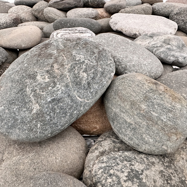 Галька речная "Микс" плоская фр. 100-200 мм