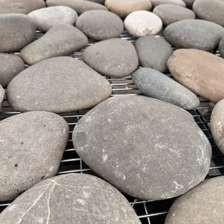 Галька речная плоская синяя фр. 100-200 мм