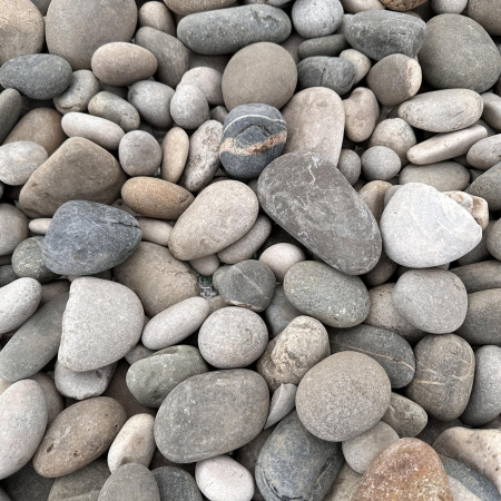 Галька речная трехцветная фр. 40-70 мм