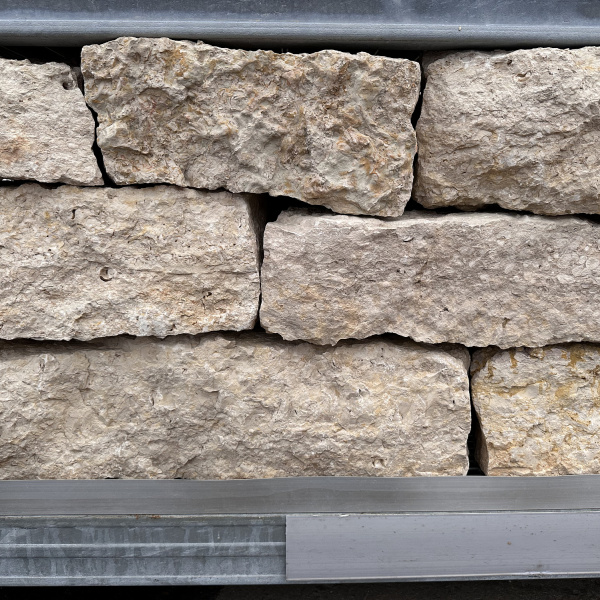 Камень для подпорной стенки "Медовый" толщ. 90-150 мм