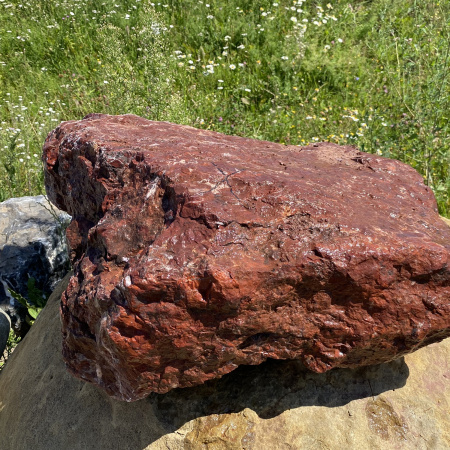 Бутовый камень яшма фр. 40-70 см