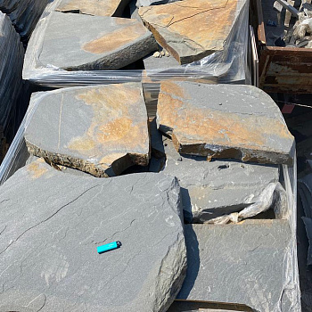 Плашка из песчаника серо-синего