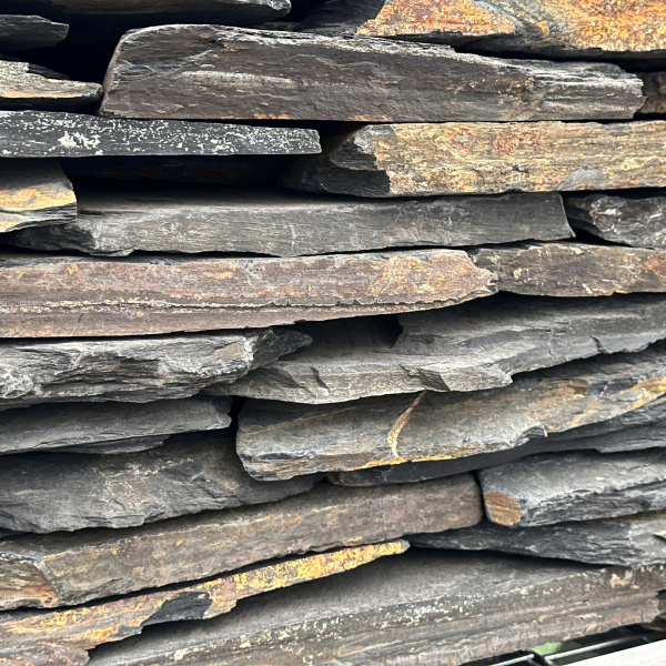 Камень для подпорной стенки графит дикий толщ. 15-30 мм