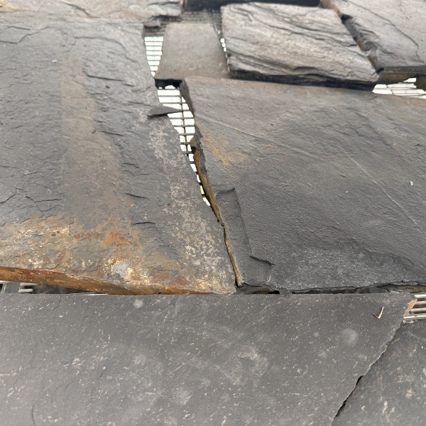 Плитняк сланец дикий графит черный (средний формат) толщ. 15-25 мм