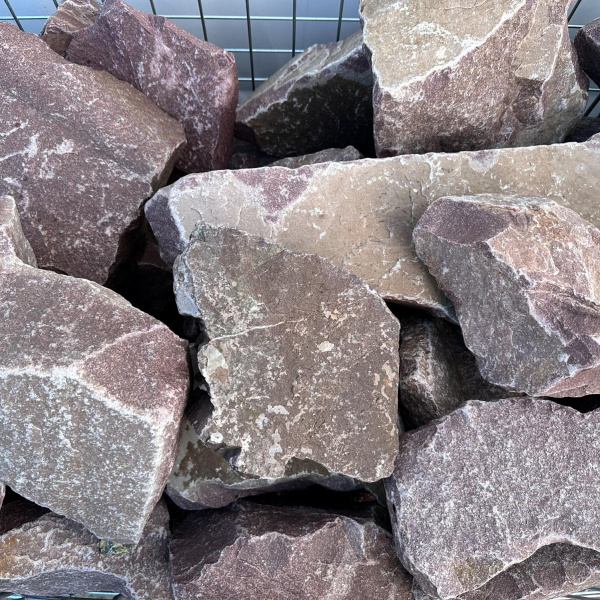 Бутовый камень кварцит "Малиновый" фр. 20-40 см