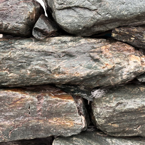 Камень для подпорной стенки диабаз толщ. 150-300 мм