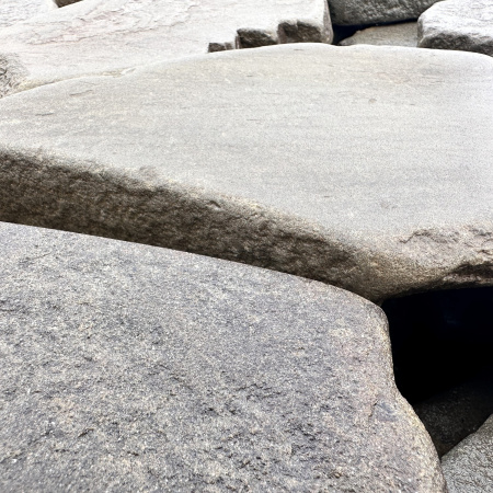 Плитняк песчаник галтованный серо-зеленый толщ. 20 мм