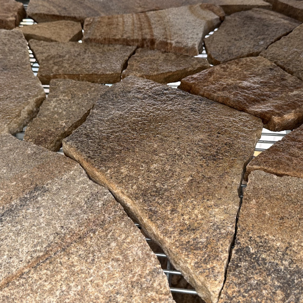 Плитняк дикий луганский с разводами толщ. 30 мм