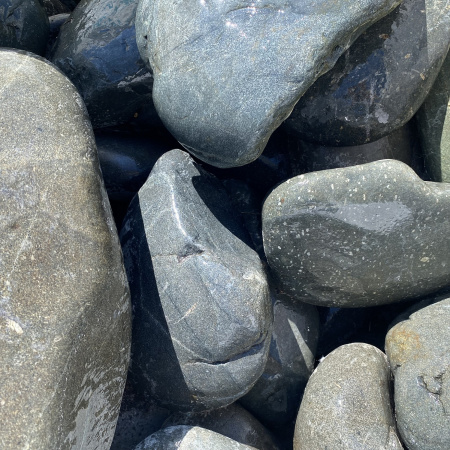 Валун речной синий фр. 20-40 см