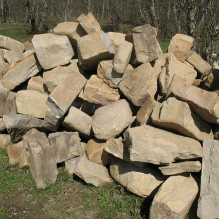 Бутовый камень песчаник желтый фр. 10-20 см