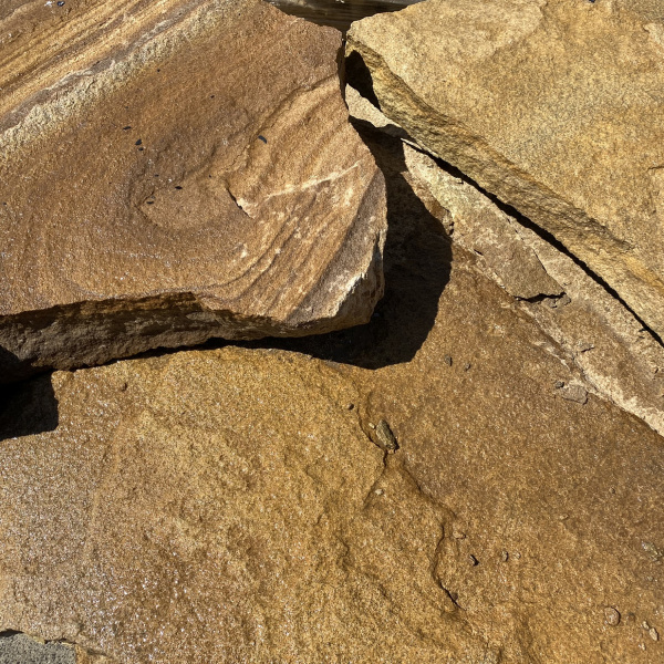 Плашка из песчаника желтого с разводами