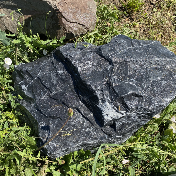 Бутовый камень мрамор черный 50-100 см