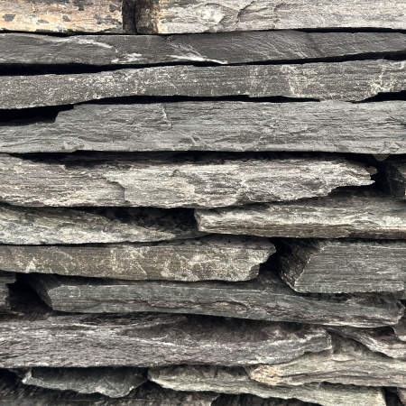 Камень для подпорной стенки малахит дикий толщ. 15-25 мм