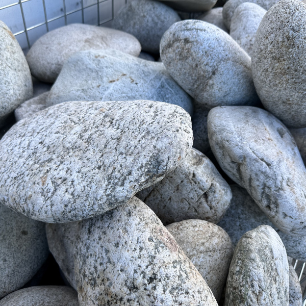 Валун речной белый "Альбинос" фр. 20-40 см