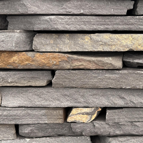 Камень для подпорной стенки песчаник дикий серо-синий толщ. 30-40 мм