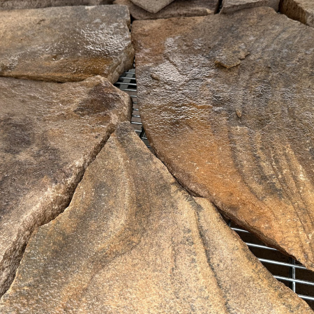 Плитняк дикий луганский с разводами толщ. 40 мм